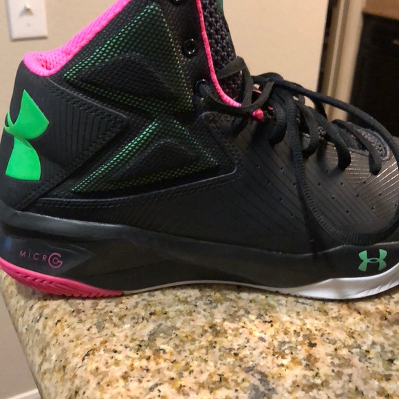 green and black under armour shoes
